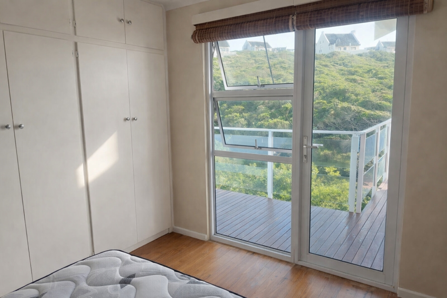 5 Bedroom Property for Sale in Boggomsbaai Western Cape